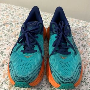 Hoka Challenger 7 Trail Shoes